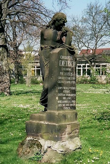 Lotte_gravemarker