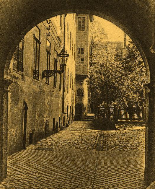 Leutragasse_courtyard